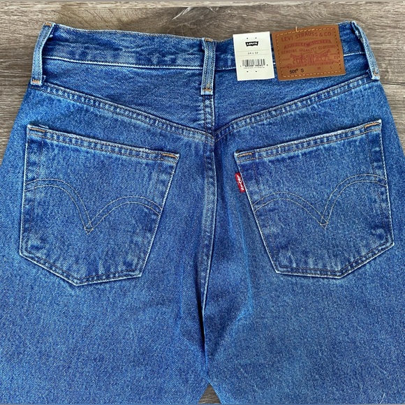 MSRP $108 NWT 24x32 High Rise Levi’s “501 Skinny” Jeans Destructed Medium Indigo - Picture 8 of 14